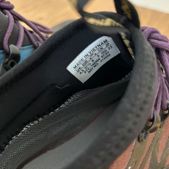 Aritzia Salomon Gor-Tex Xa pro 1 mid - Picture 3 of 6